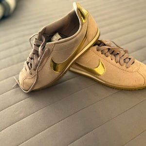 Nike women shoes